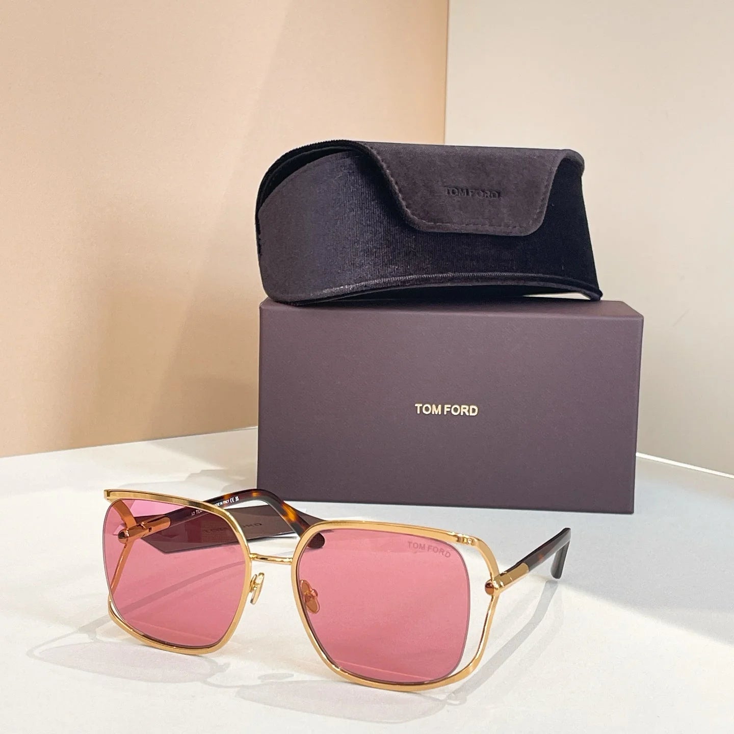 New hollow design sunglasses