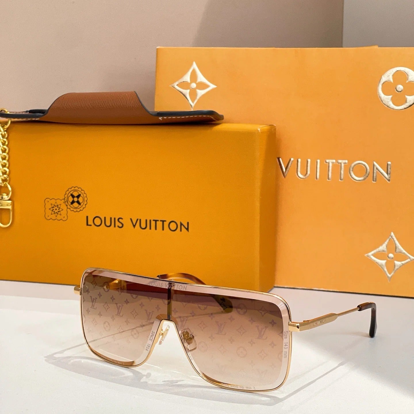 Fashion hot 8 color sunglasses 120801