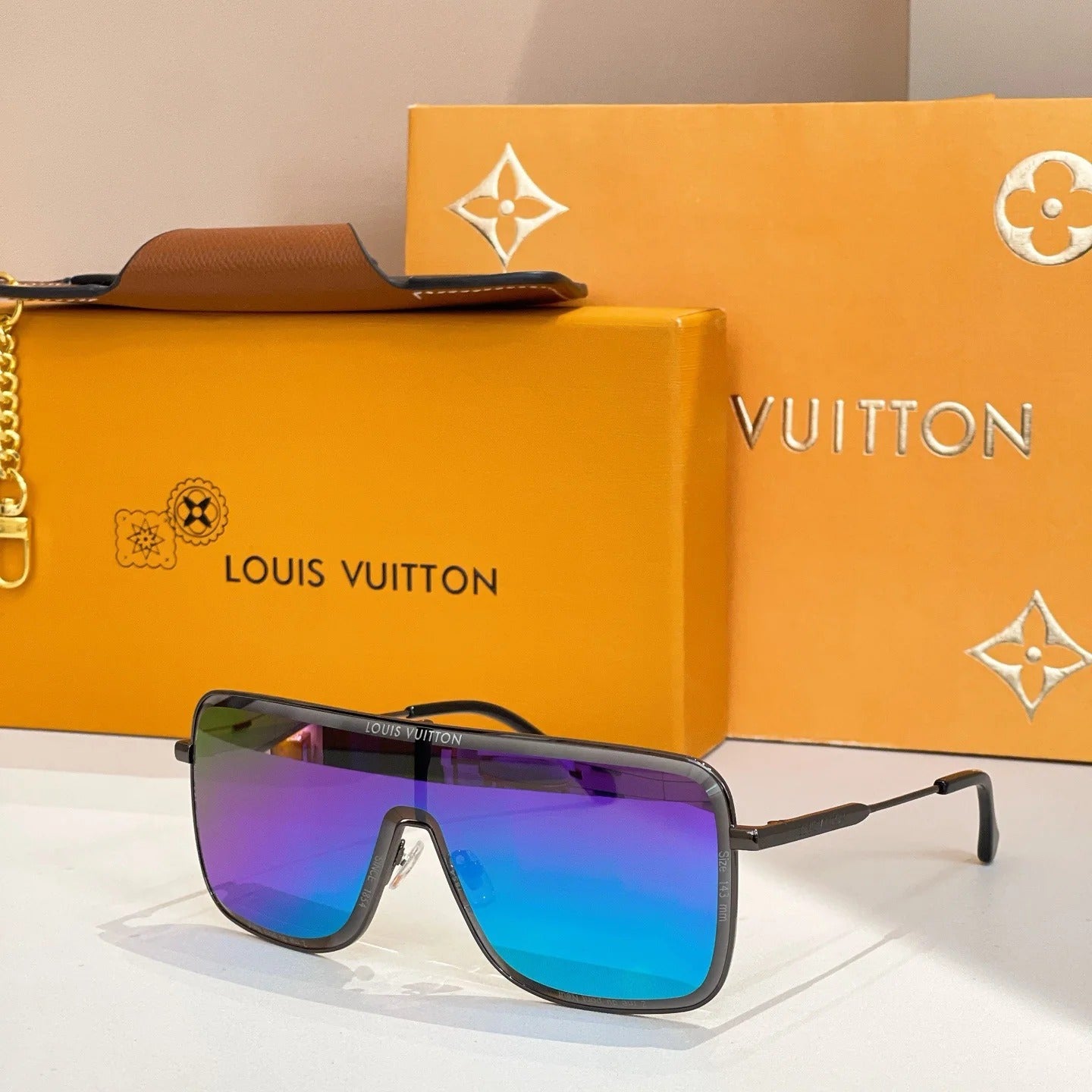 Fashion hot 8 color sunglasses 120801