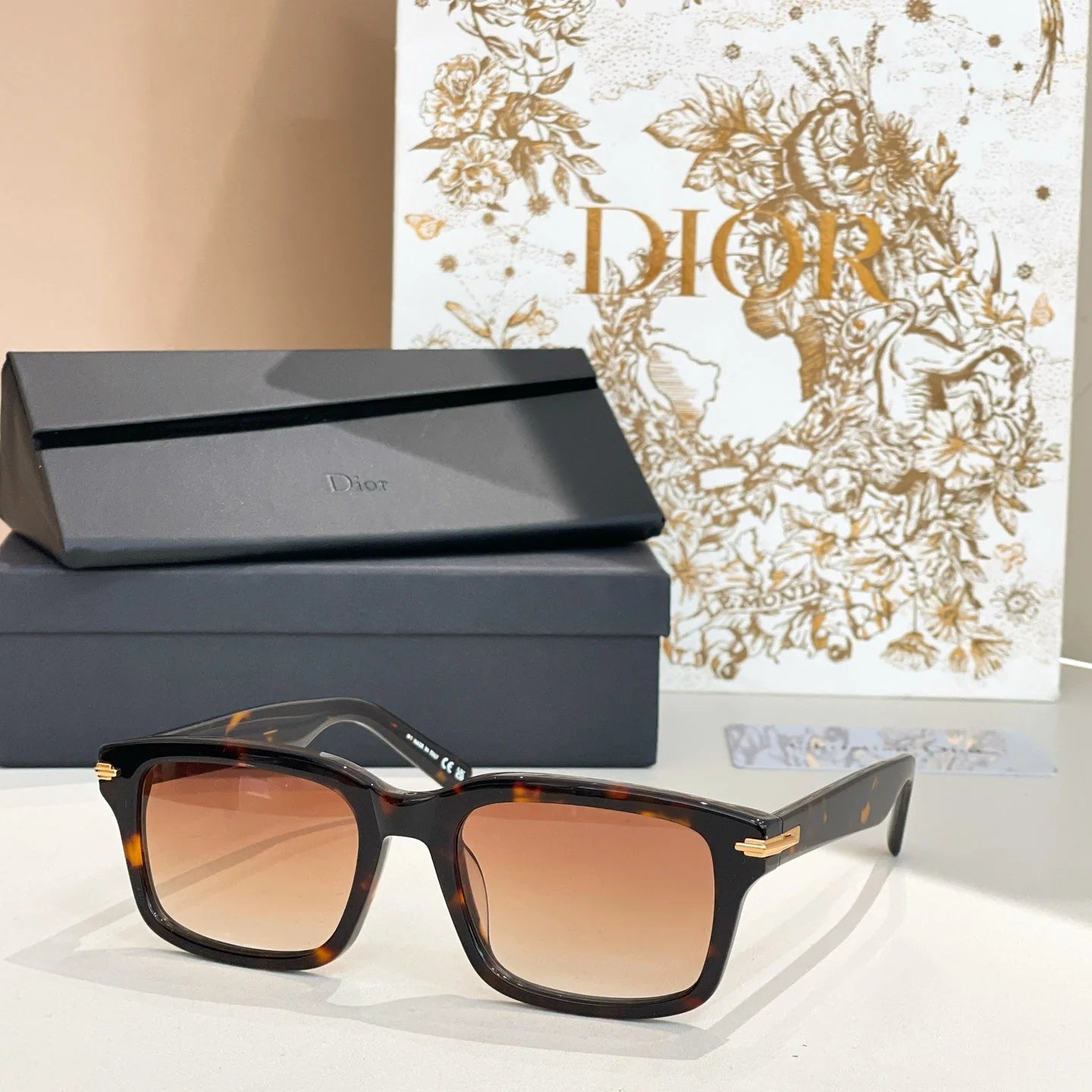 New full frame gradient sunglasses