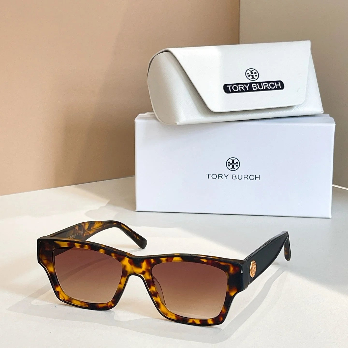 Large frame sunglasses