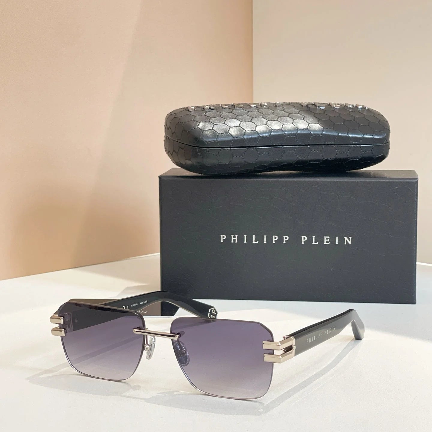 New frameless sunglasses