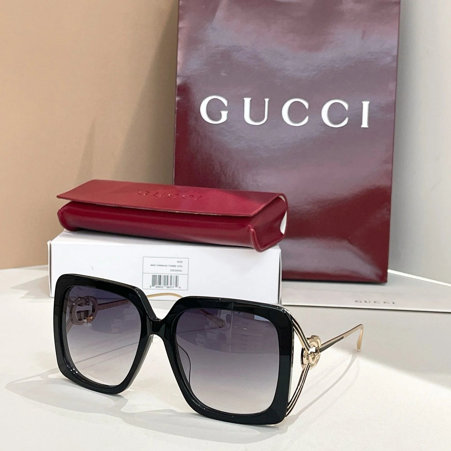 Square full frame sunglasses