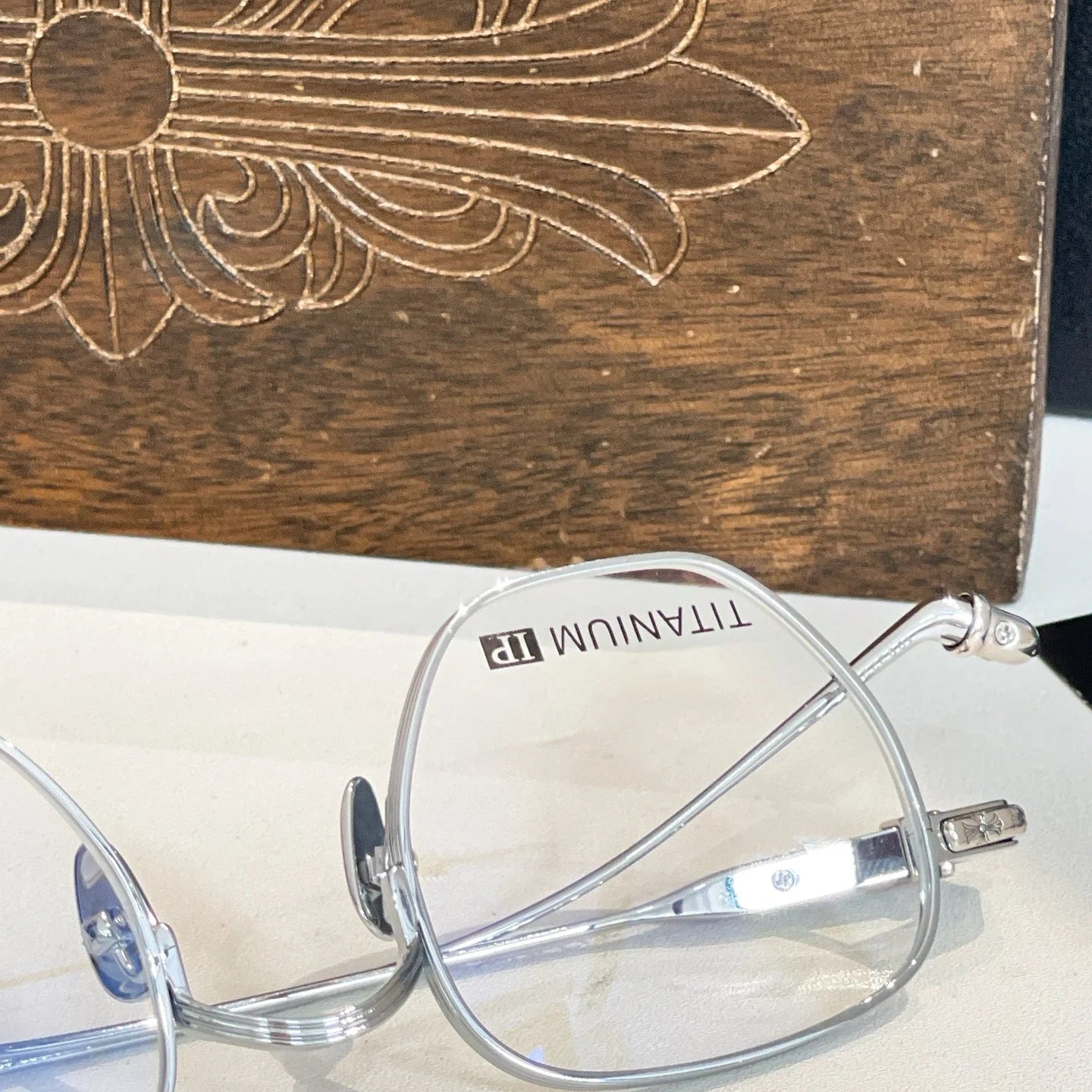 New transparent metal sunglasses