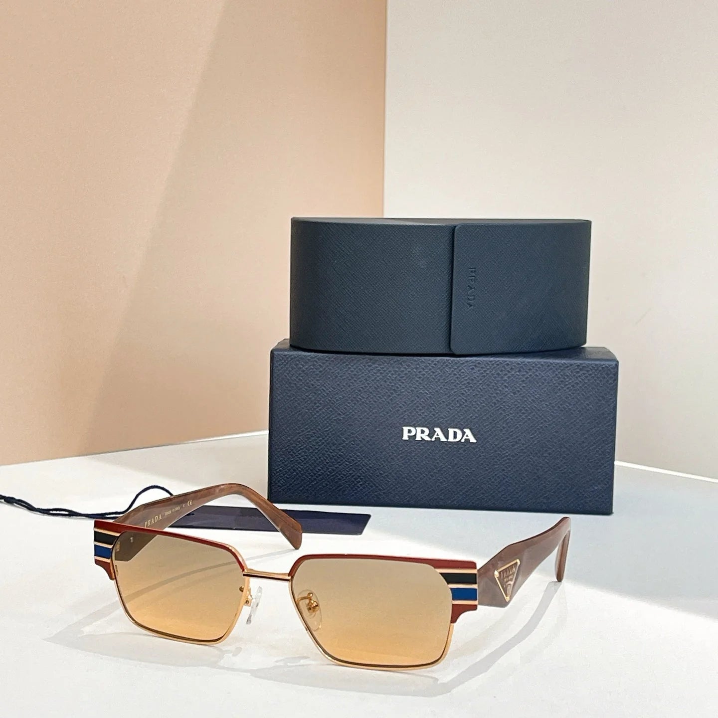 Gradient two-tone sunglasses