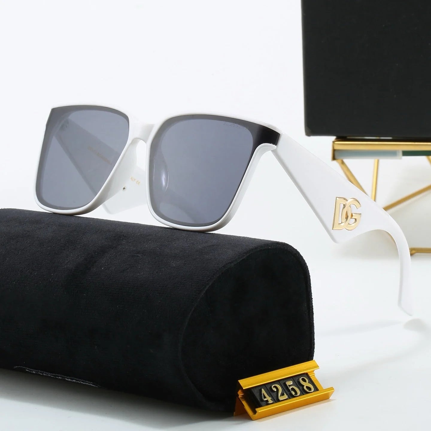 6 colors of fashionable and popular triangle-leg sunglasses  4258