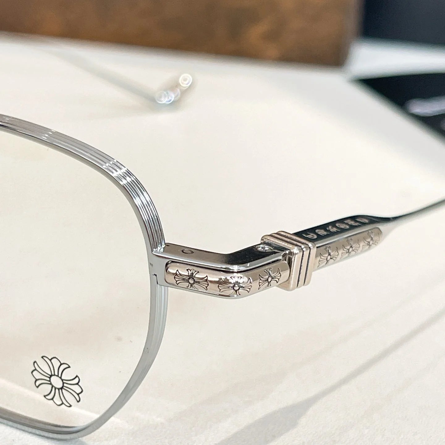 New transparent metal sunglasses