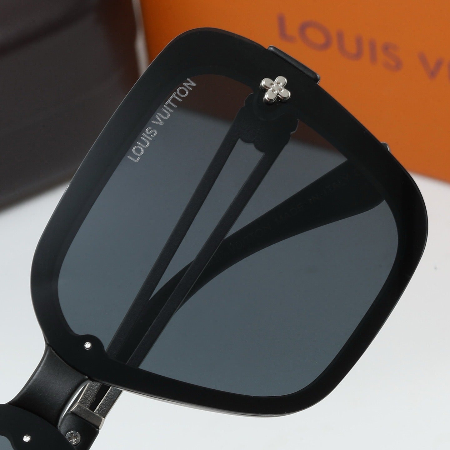 Fashion hot 4 color sunglasses 2677